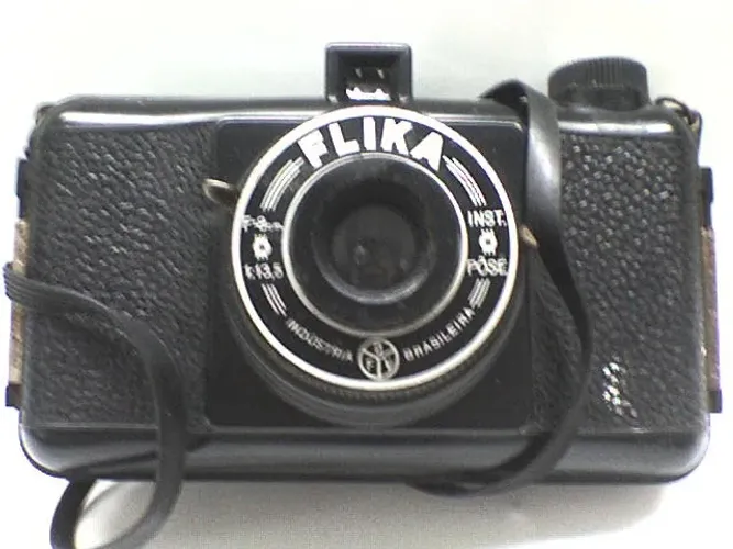 Câmera fotográfica antiga Flika