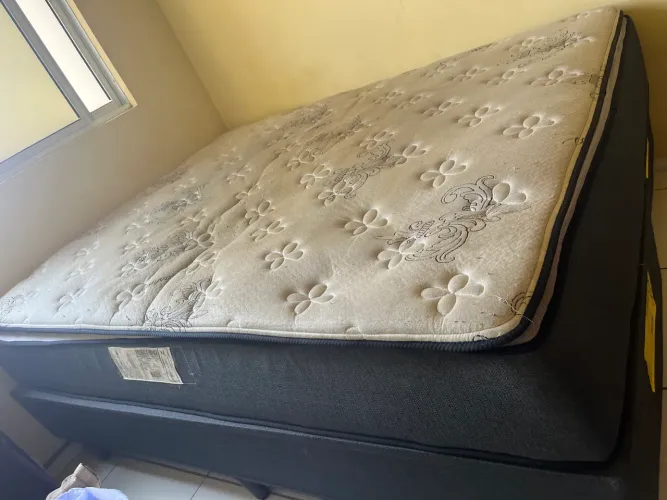 Cama Queen - Usada