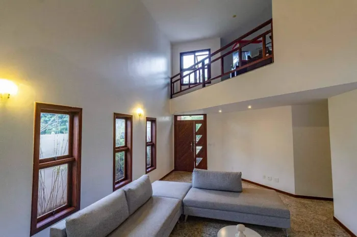 CASA ESPETACULAR NO VILLE DE MONTAGNE CONFORTO, NATUREZA E SOFISTICAÇÃO!