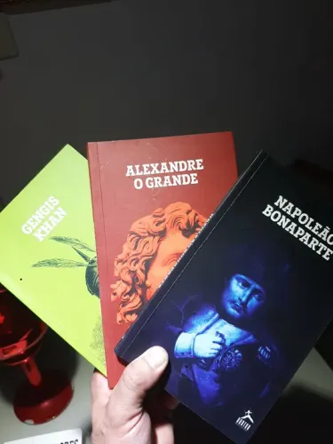 Livros Históricos - Alexandre, Gengis Khan e Napoleão
