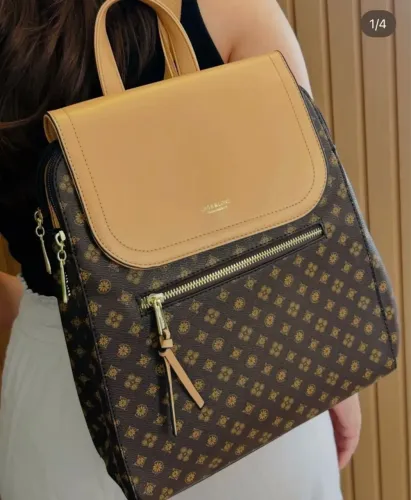 Mochila feminina de couro 