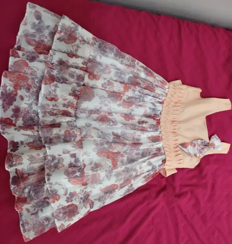 Vestido Infantil Floral com Detalhes