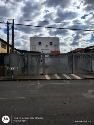 Boa Vista - Ed. Oliveira - Apartamento de 02 quartos, com sacada e garagem para alugar 