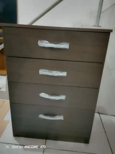 Cômoda 4 Gavetas - Design Moderno entrega e montagem grátis 