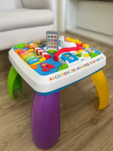 Mesa de Atividades Infantil com Diversas Funções