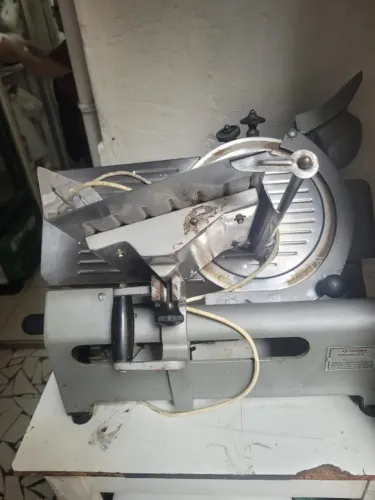CORTADOR DE FRIOS