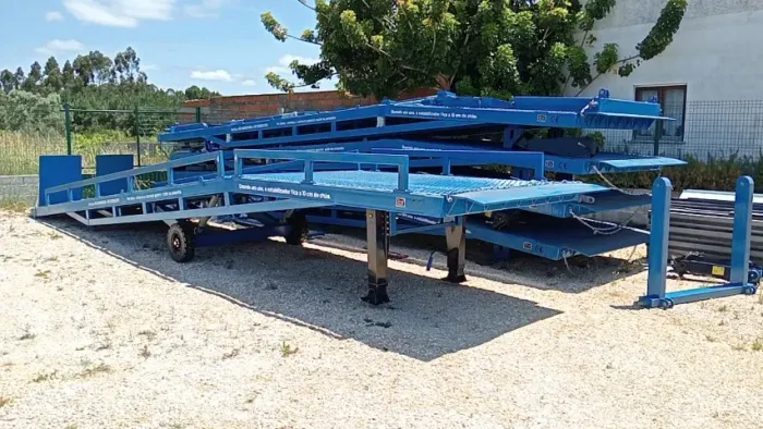 Rampa de Carga Industrial Móvel