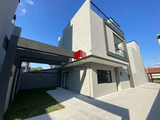 Sobrado em condomínio com 150m² 3 quartos, à venda, no bairro Hauer em Curitiba