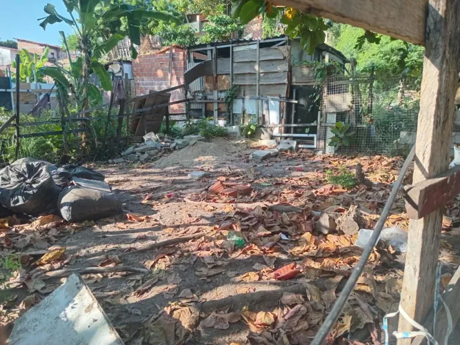 Vendo ou troco terreno