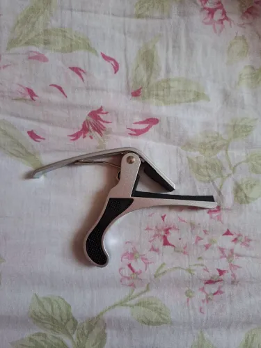 Capotraste Dolphin Para Violão e Guitarra