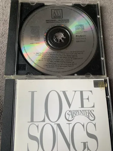 CDs Michael Jackson e Carpenters 