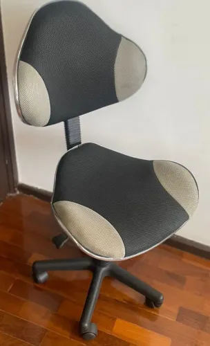 Cadeira com rodinhas