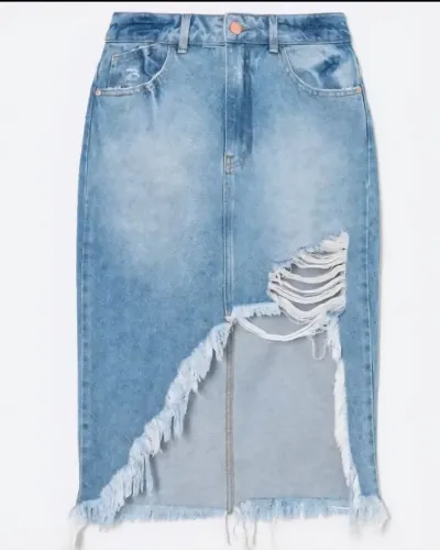 Saia Jeans claro com Fenda Frontal tam 38 - Tendência!