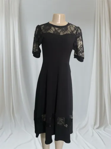 Vestido cm detalhe em renda 