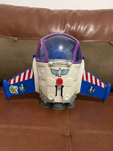 Nave espacial do Buzz Lightyear