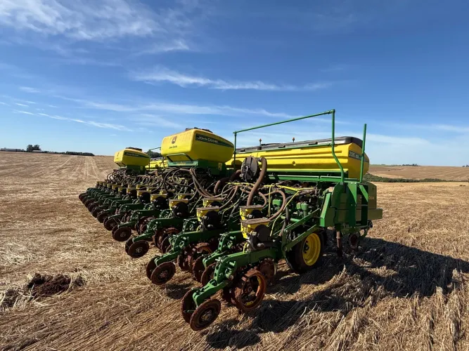 Plantadeira John Deere 2126 CCS