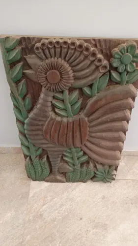 Quadro esculpido de Madeira Maçiça