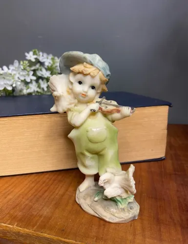 Bibelô Littleboy em Resina | Vintage | Antiguidades | DonaReliquias