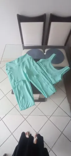 Conjunto Fitness Azul Tiffany