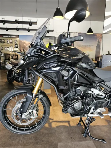 TRIUMPH TIGER 1200 BLACK EDITION