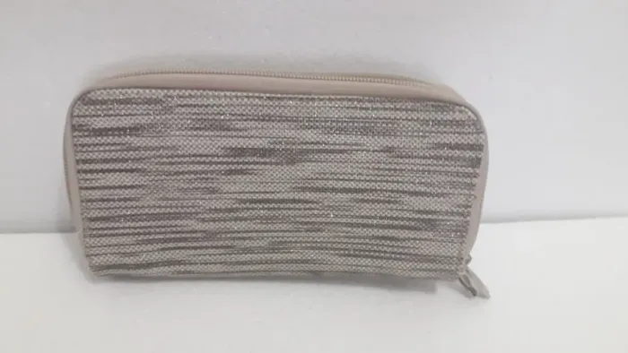 Bonita bolsa de mão feminina marca Yiliuziji chinesa pouco uso bem conservada