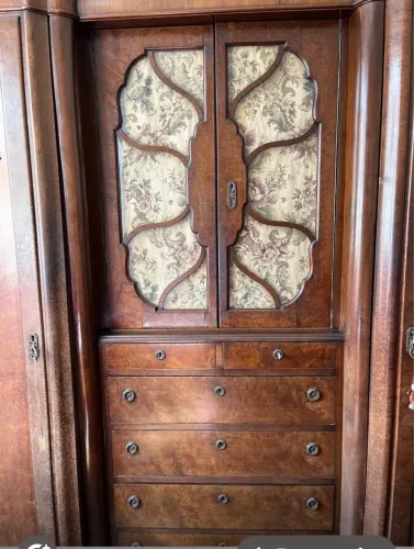 Guarda roupas em madeira Imbuia Art Decô