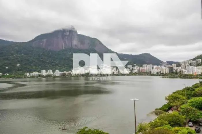 Apartamento : / Residencial / Lagoa