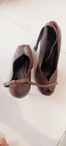 Sandália em Couro Selaria Richards 