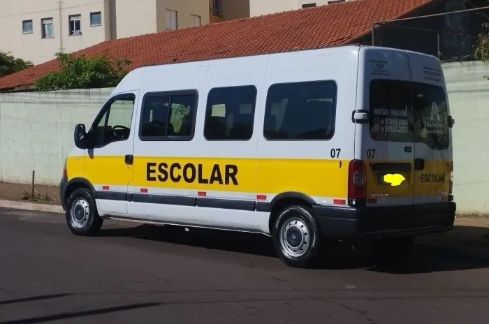 Van Master escolar 