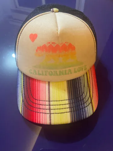 Boné Trucker Billabong Califórnia Love Pitstop, ajustável com aba estampada