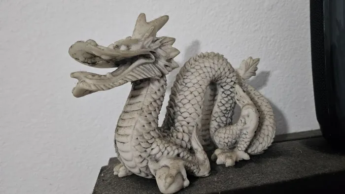 Eatatueta de dragão chinês em resina pronto para pintura