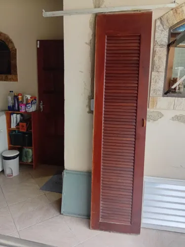 Porta madeira persiana 