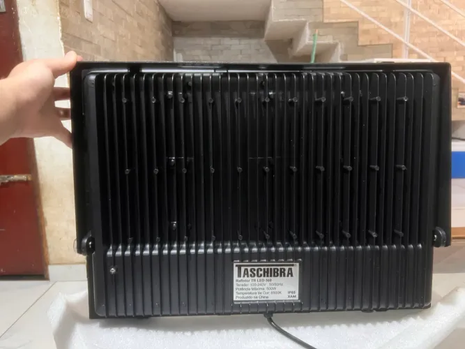 Refletor LED 500W Taschibra TR LED 500 Bivolt - Novo (Nunca Usado)