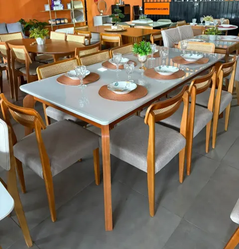 Conjunto de mesa de 8 cadeiras