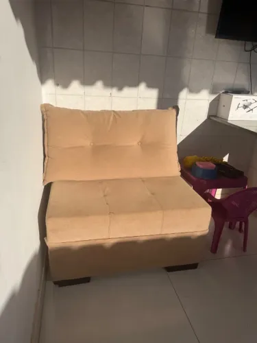 Mini sofá com almofada 