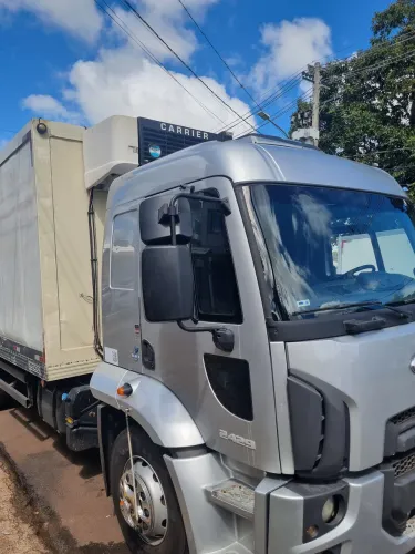 Cargo 2429, ano 2015, revisado total, calçado de pneus, lataria e interna 100%,