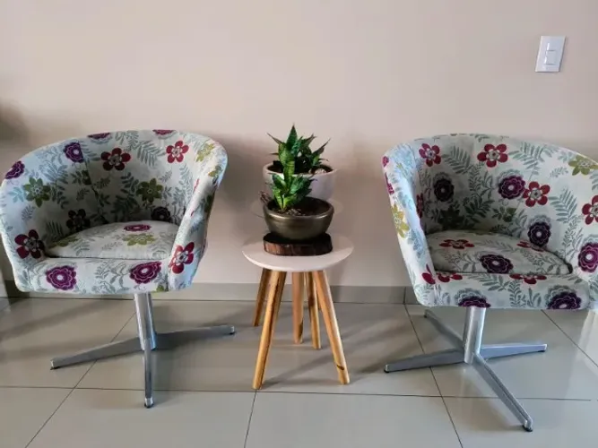 2 Poltronas giratórias