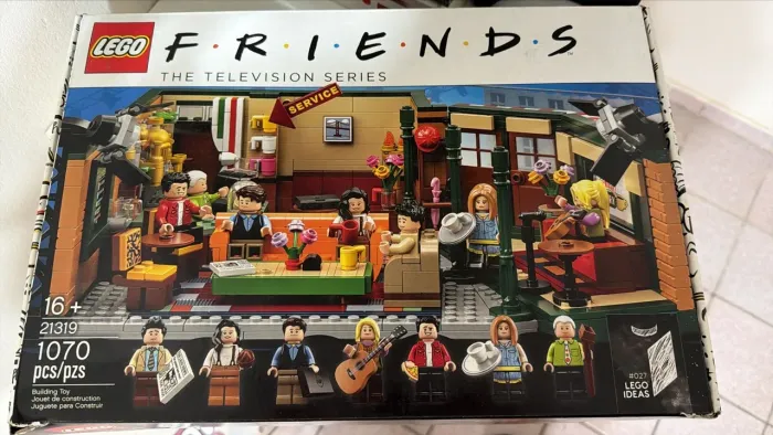 Vendo lego Friends para montar com 1070 peças