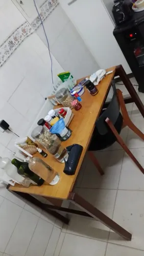 Escrivaninha com cadeira