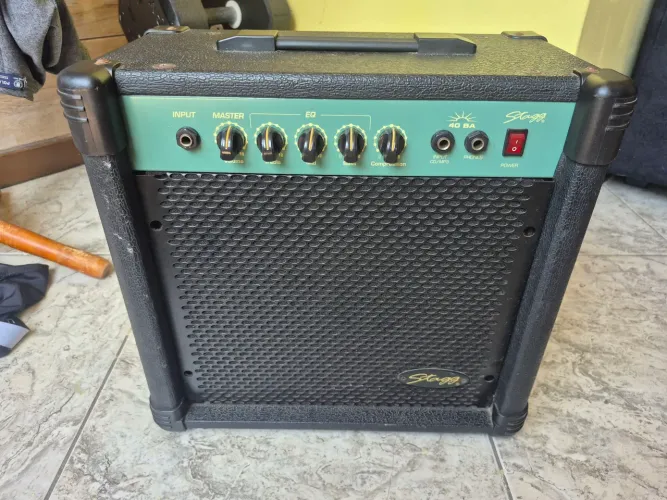 Caixa amplificada de contrabaixo Stagg BA40, Equipo de boutique! Único no Brasil.