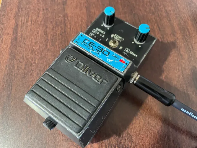 Pedal Oliver CE-30 Chorus P/ Guitarra em Ótimo Estado!