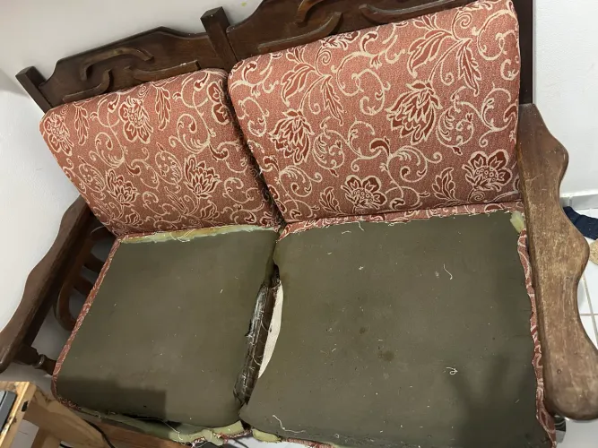 Vendo sofá de madeira