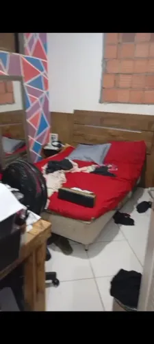 Ap em Maria Ortiz de 2 quartos e demais dependências R$ 1.400 