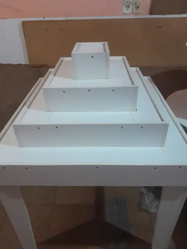 Mesa expositor de Esmaltes.