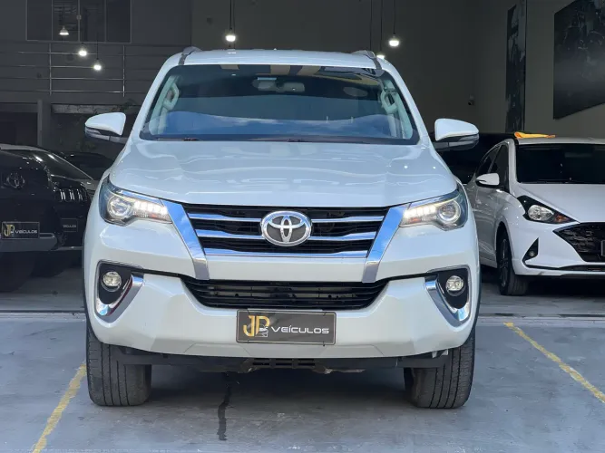 Toyota Hilux SW4 SRX 4X4 2.8 TDI 16V Dies. Aut. 2019