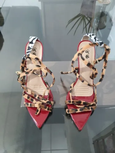 SAPATO FEMININO DE SALTO ALTO E BICO FINO - ONCINHA E ZEBRA - TAMANHO 36