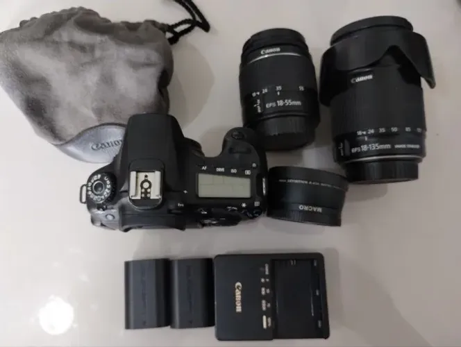 Canon EOS 60D + Kit de Lentes e Acessórios
