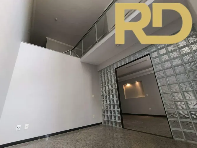 Casa com 3 Quartos e 2 vagas Nova Floresta