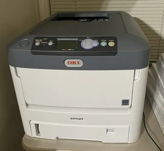 Impressora laser Oki C711WT toner BRANCO