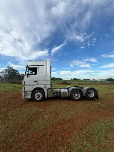 Mercedes Benz Actros 2546 6X2 ano 2011